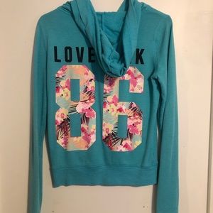 vs pink sweatshirt